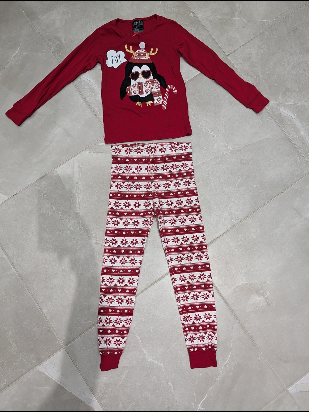 2/$20 H&M Penguin Christmas Pajama Set – Girls 7Y